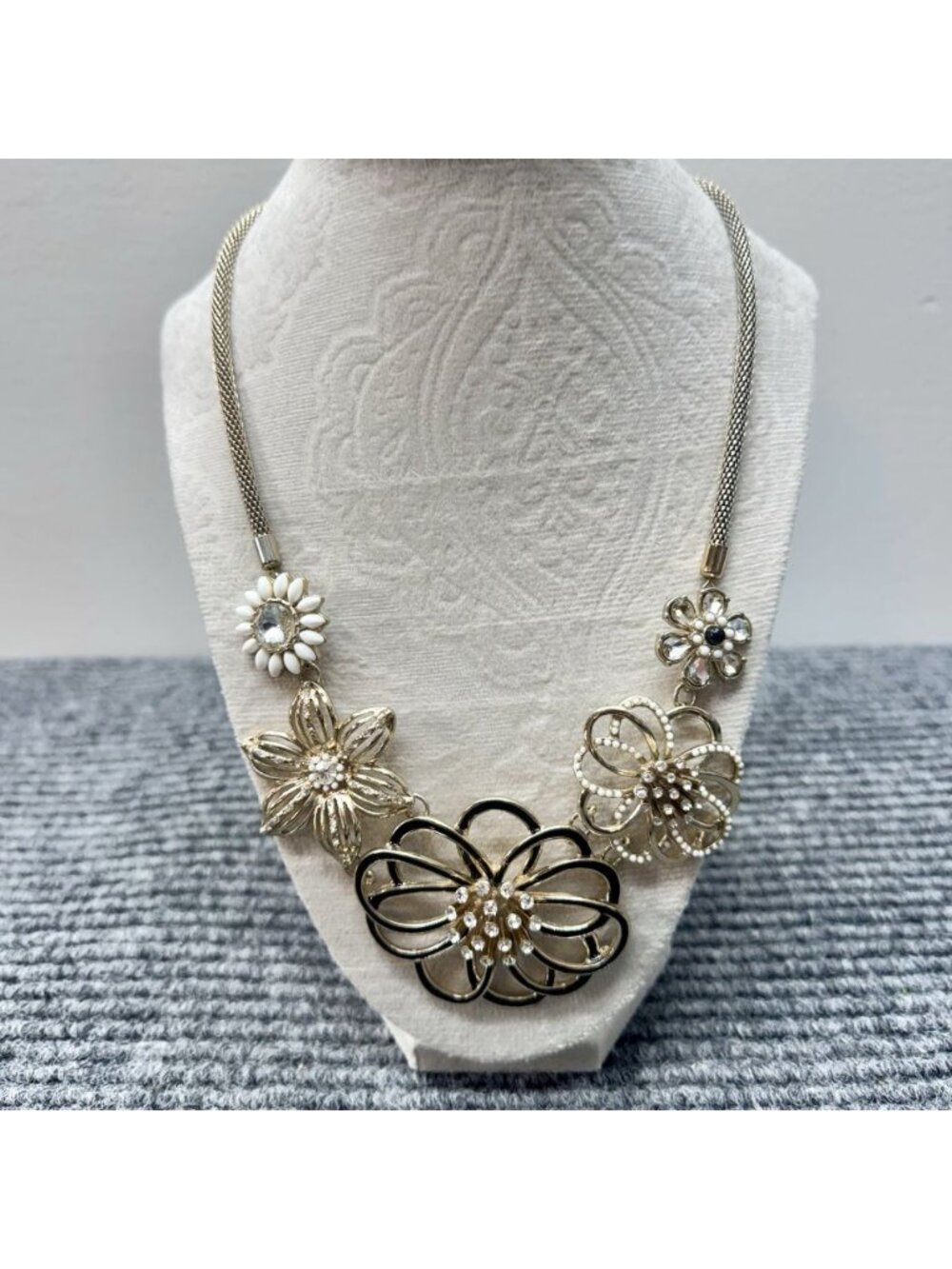 Vintage Floral Statement Necklace Gold Tone Bib Open Charm Rhinestone Rope Chain